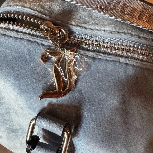 Juicy Couture Light Blue Velvet Satchel Bag with a gold purse charm.. NWT) - Picture 3 of 9